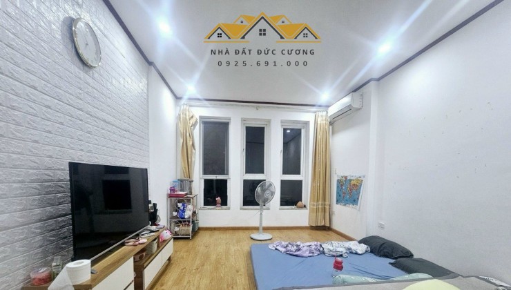 359 Hoàng Hoa Thám, 56m2, 6 tầng, mặt tiền 4m, 8 phòng ngủ, giá 12,5 tỷ